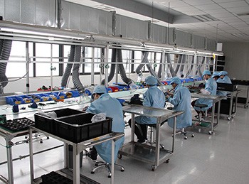 驛力電子冷卻風(fēng)扇控制器ECU車間一